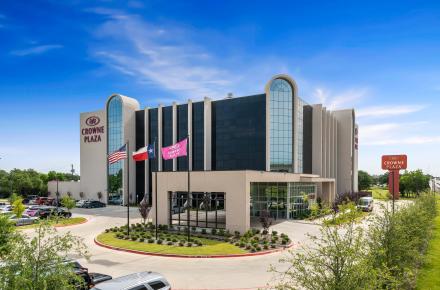 Crowne Plaza Arlington Ballpark Stadium
