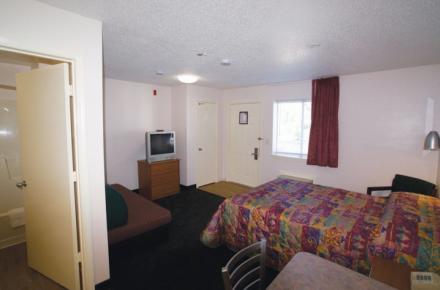 Intown Suites - N Collins Image 2