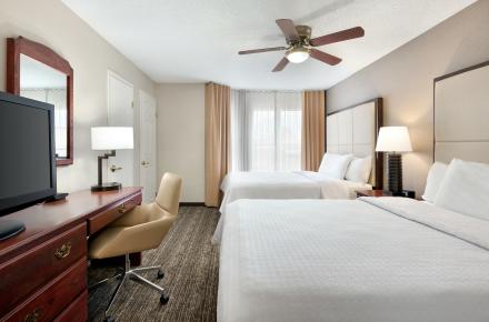 Queen Bedroom 2 Room Suite 03