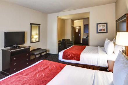 Double Queen Suite