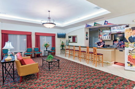 La Quinta Inn & Suites Six Flags Drive Image 3