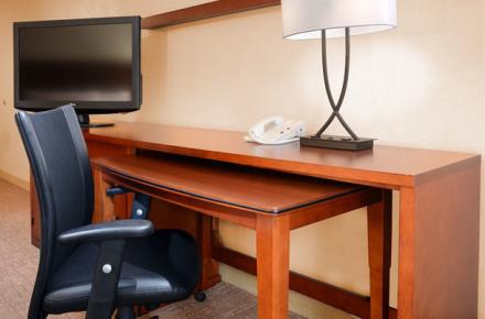 Courtyard By Marriott Arlington Image 3