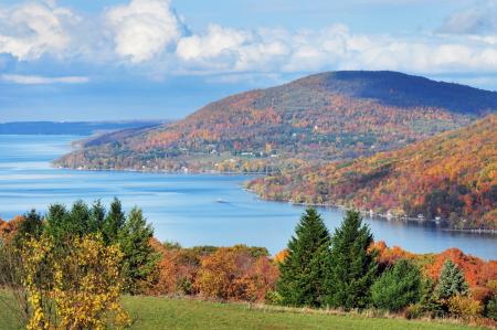 canandaigua-lake-scenic-foliage