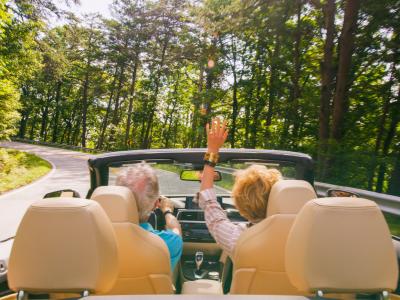 4:3 Convertible Driving Up to Caesars Head