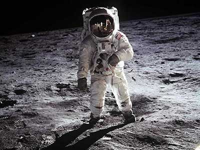 在月亮的Buzz Aldrin