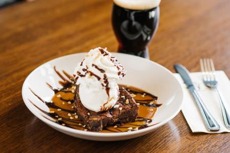 iron-hill-brewery-chocolate-dessert