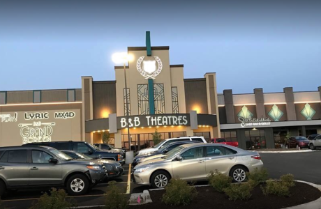 B & B Theateres Exterior