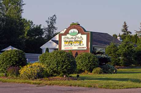 Whispering Winds Motel
