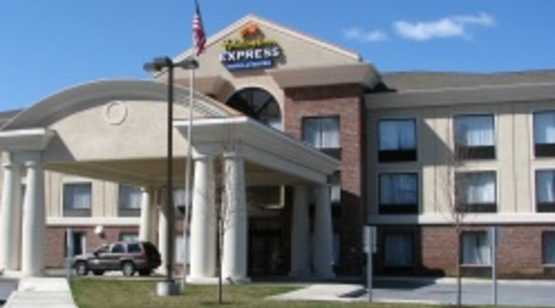 Holiday Inn Express Hotel & Suites