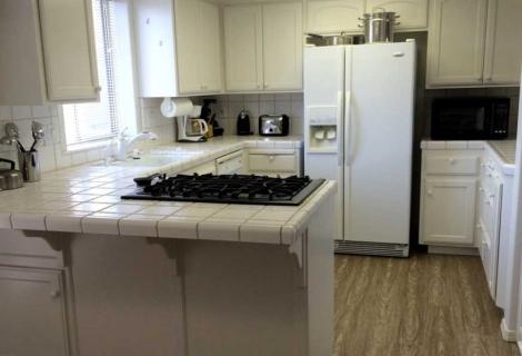 Addie Vacation Townhomes Kitchen
