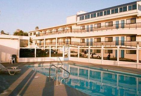 Edgewater Inn Pool