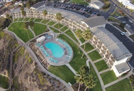 Kon Tiki Pool