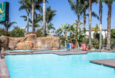 Quality Inn Pool