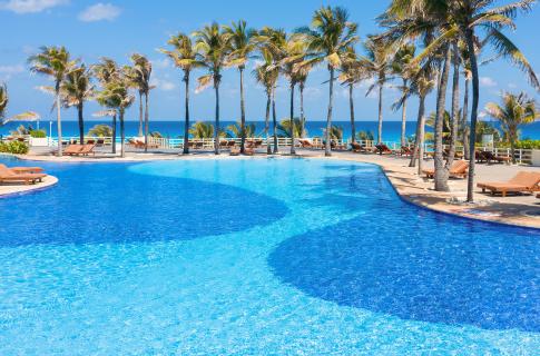 Alberca de Grand Oasis Cancún