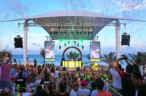 Conciertos en The Oasis Beach Club