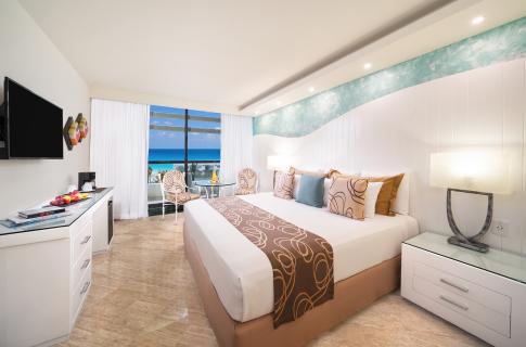 Vista al mar desde una habitación en Grand Oasis Cancún