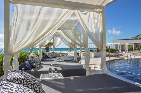 Sandos_cancun_Pool_77.JPG