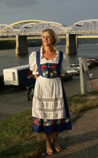 newport oktoberfest girl