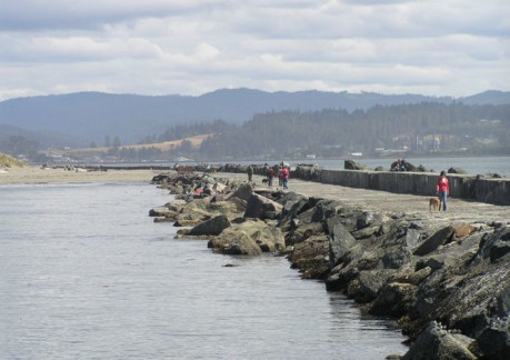 1621P3north-jetty-people.jpg