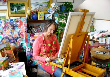 3621PSusan Cooper at work in her Fortuna Studio.jpg