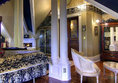 6057PPPPgingerbread-mansion-room.jpg