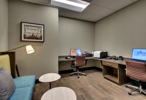 Hampton Inn and Suites_bussiness center