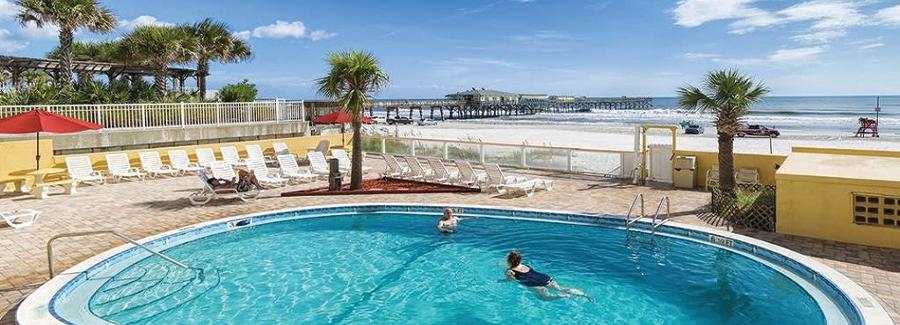 An inviting oceanfront pool in Daytona Beach