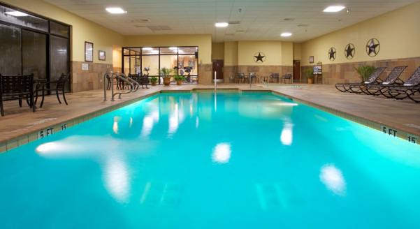 Holiday Inn Beaumont Plaza Pool