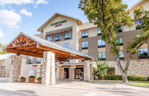 Courtyard by Marriott River Village