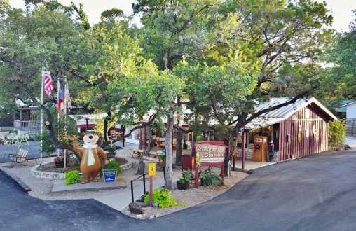 Jellystone Park™ Hill Country