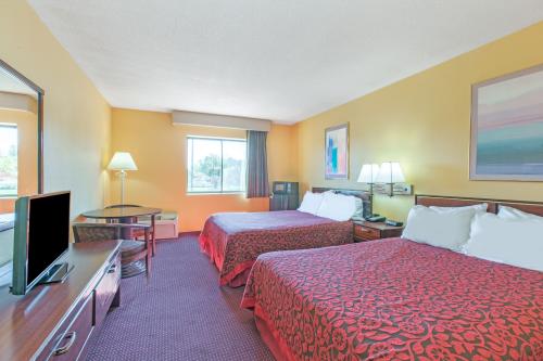 Guest room at the Days Inn