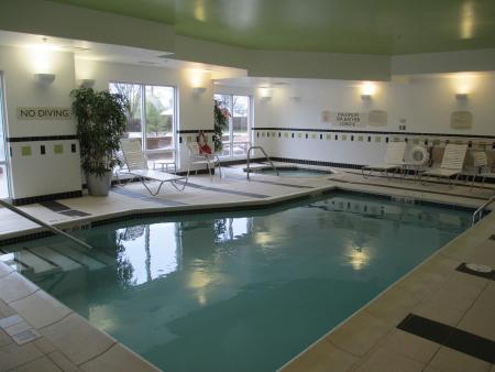Fairfield Inn & Suites Avon pool