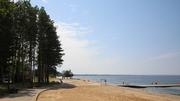 Selkirk Shores beach