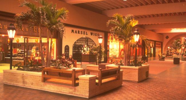 six flags mall inside