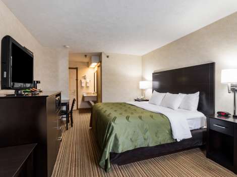 Quality Inn By The Bay