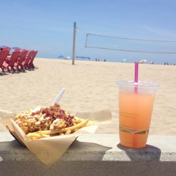 What is more heavenly than bacon by the beach? (Photo courtesy of jerbear069 / Instagram)