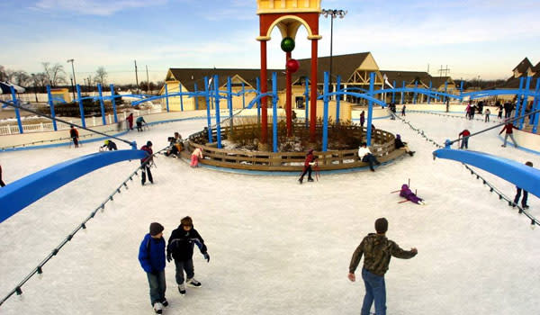 Deep-River-Waterpark-Ice-Skating-600