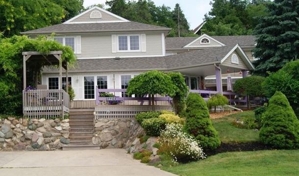 Bee n Bee Bed & Breakfast exterior