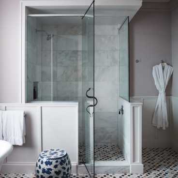 Suite Bathroom Shower