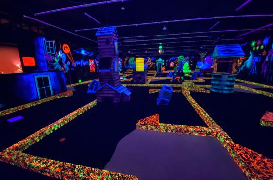 Glow in the dark golf course