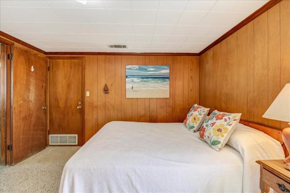 Cottage bedroom #1