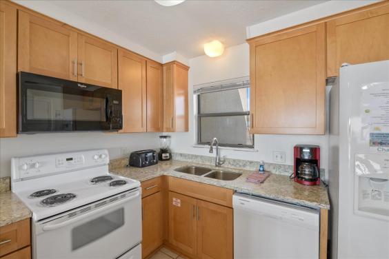 Fully equipped kitchen