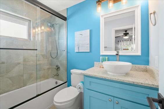 Upstairs bathroom #1