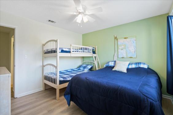Cozy and comfortable roadside bedroom!