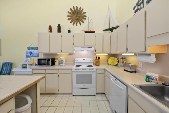 Fully equipped kitchen