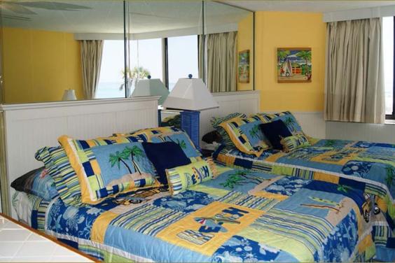 Top of the Gulf 219 Sleeps 4 with 2 queen beds