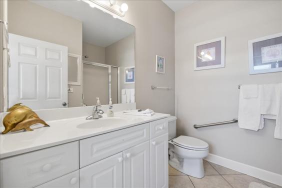 Downstairs guest bathroom!