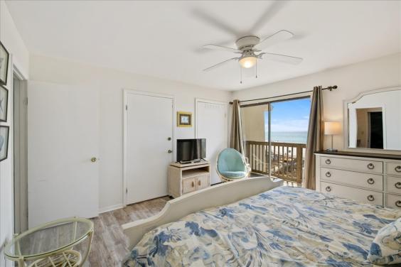 Upstairs master bedroom with private balcony!