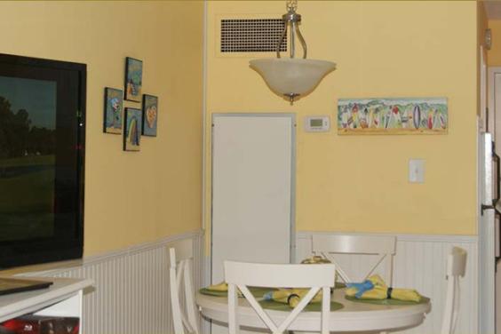 Dining Area in 219