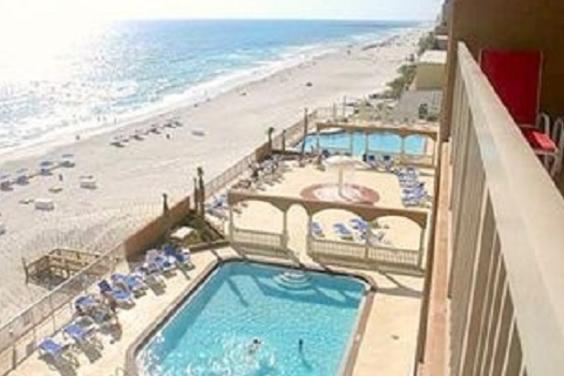 2 Pools & 2 Spas